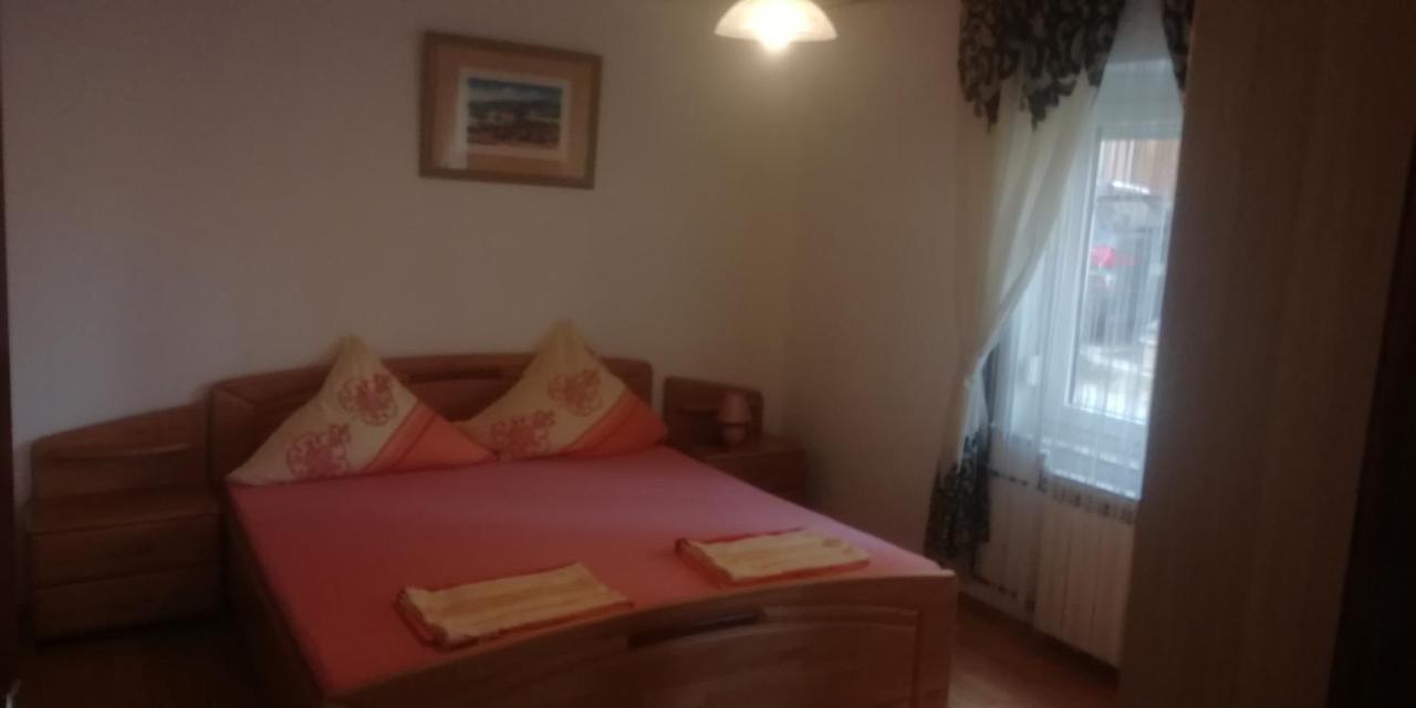 Apartmani Kod Rade Pakostane Exterior photo
